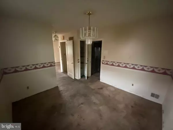 Temple Hills, MD 20748,2702 KENTON PL