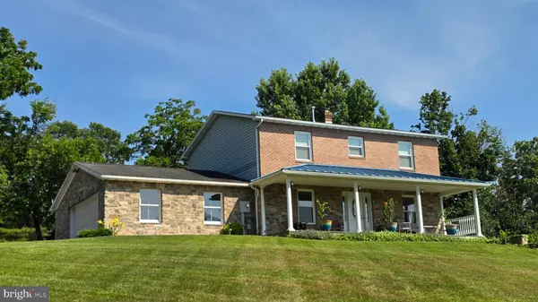 93 W CENTER ST, Glen Rock, PA 17327
