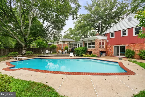 Alexandria, VA 22308,8908 VERNON VIEW DR