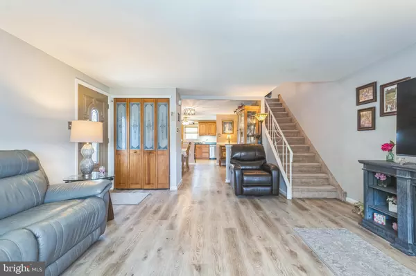 Philadelphia, PA 19152,8905 DEWEES ST