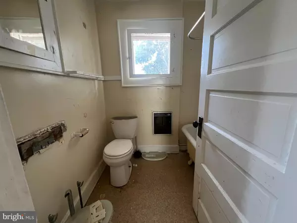 Winchester, VA 22601,1006 S CAMERON ST