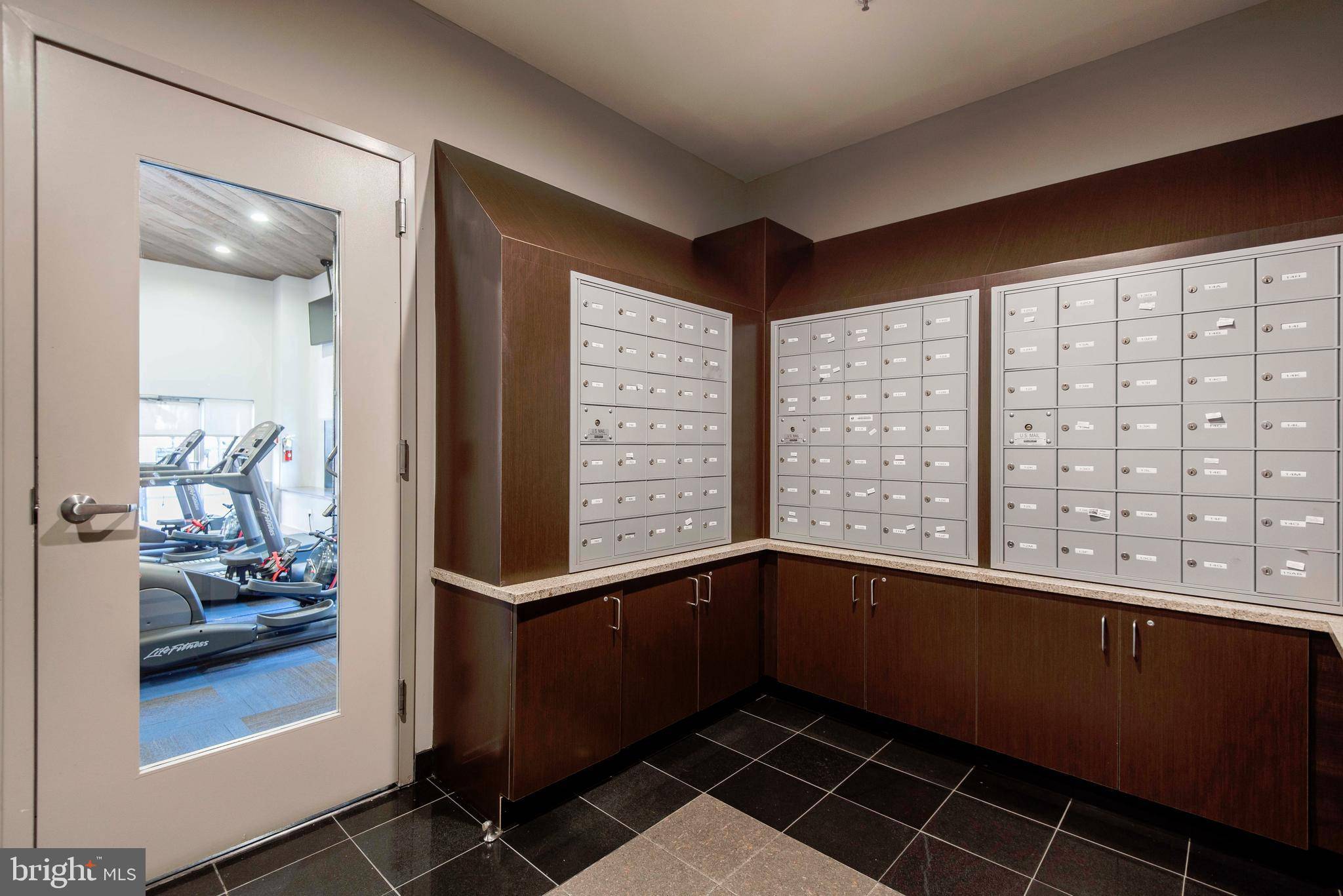 Philadelphia, PA 19103,2100-02 WALNUT ST #13F