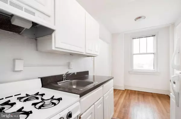 Philadelphia, PA 19103,2100-02 WALNUT ST #7H