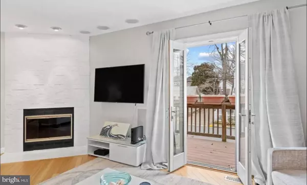 Rehoboth Beach, DE 19971,31 6TH ST #B