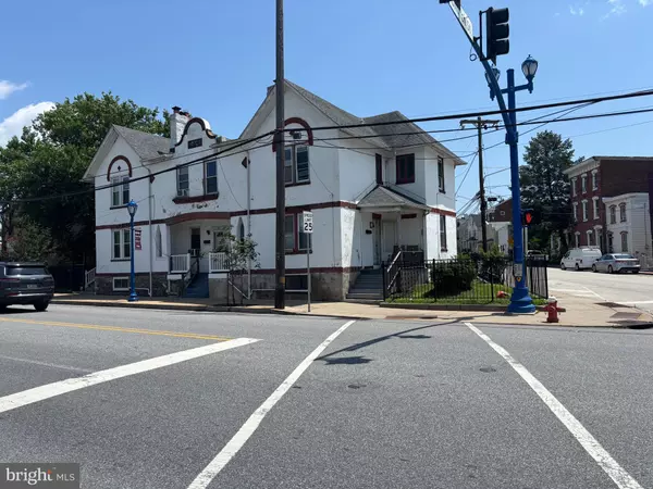 Phoenixville, PA 19460,376, 378, 380 BRIDGE ST