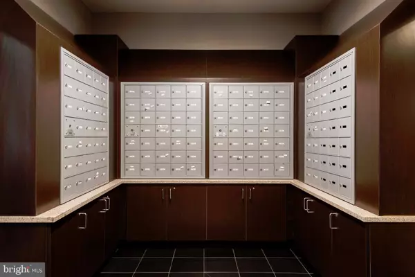 Philadelphia, PA 19103,2100-02 WALNUT ST #12H