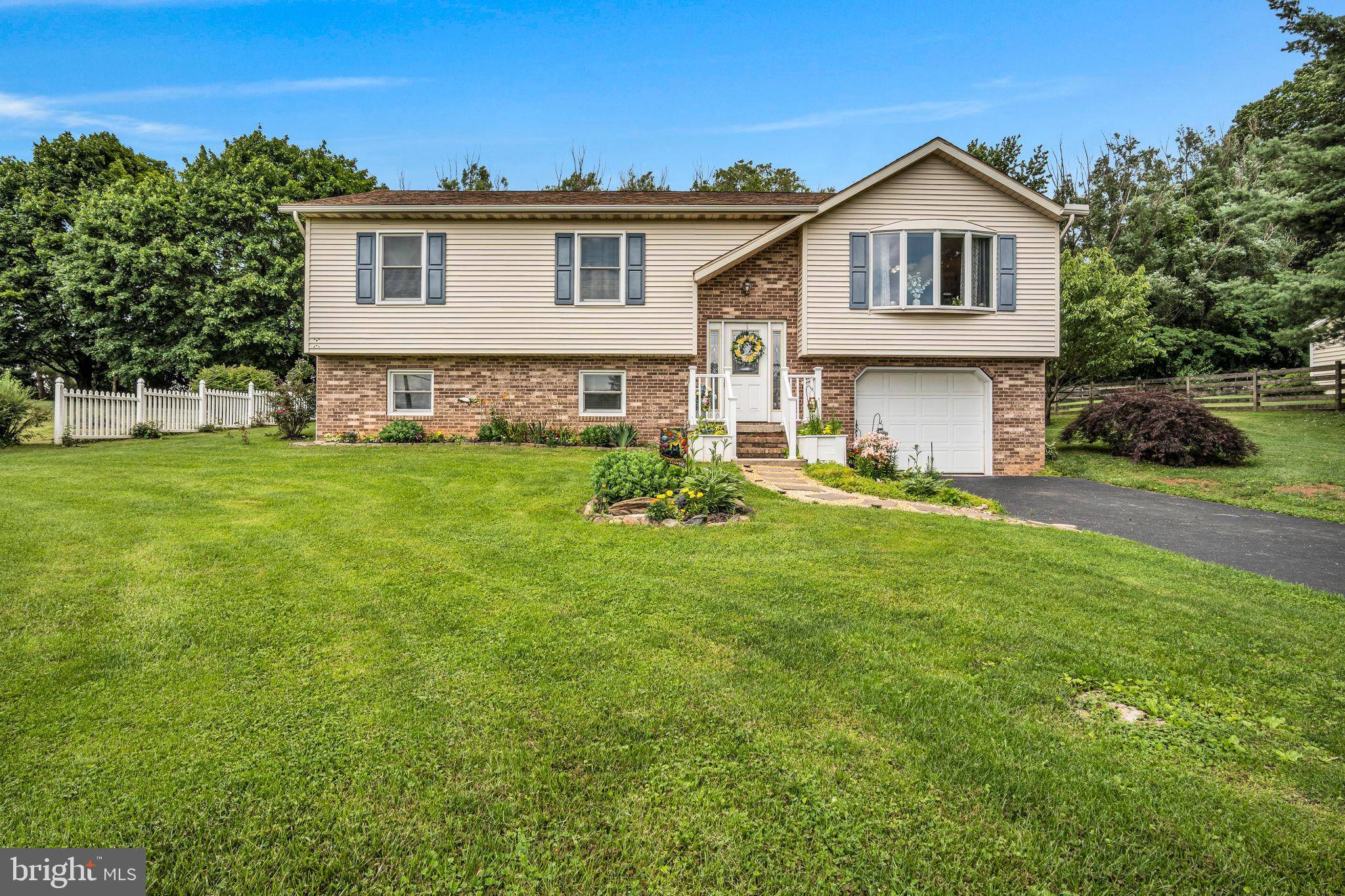 198 GLENVILLE RD, Hanover, PA 17331