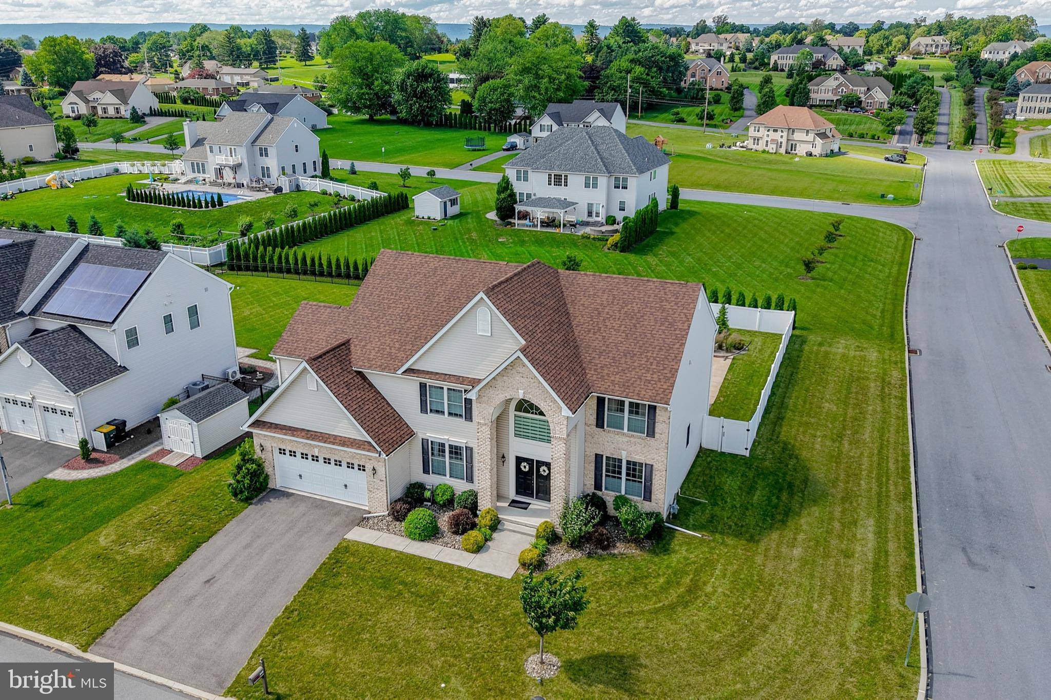 Nazareth, PA 18064,249 DANBURY DR