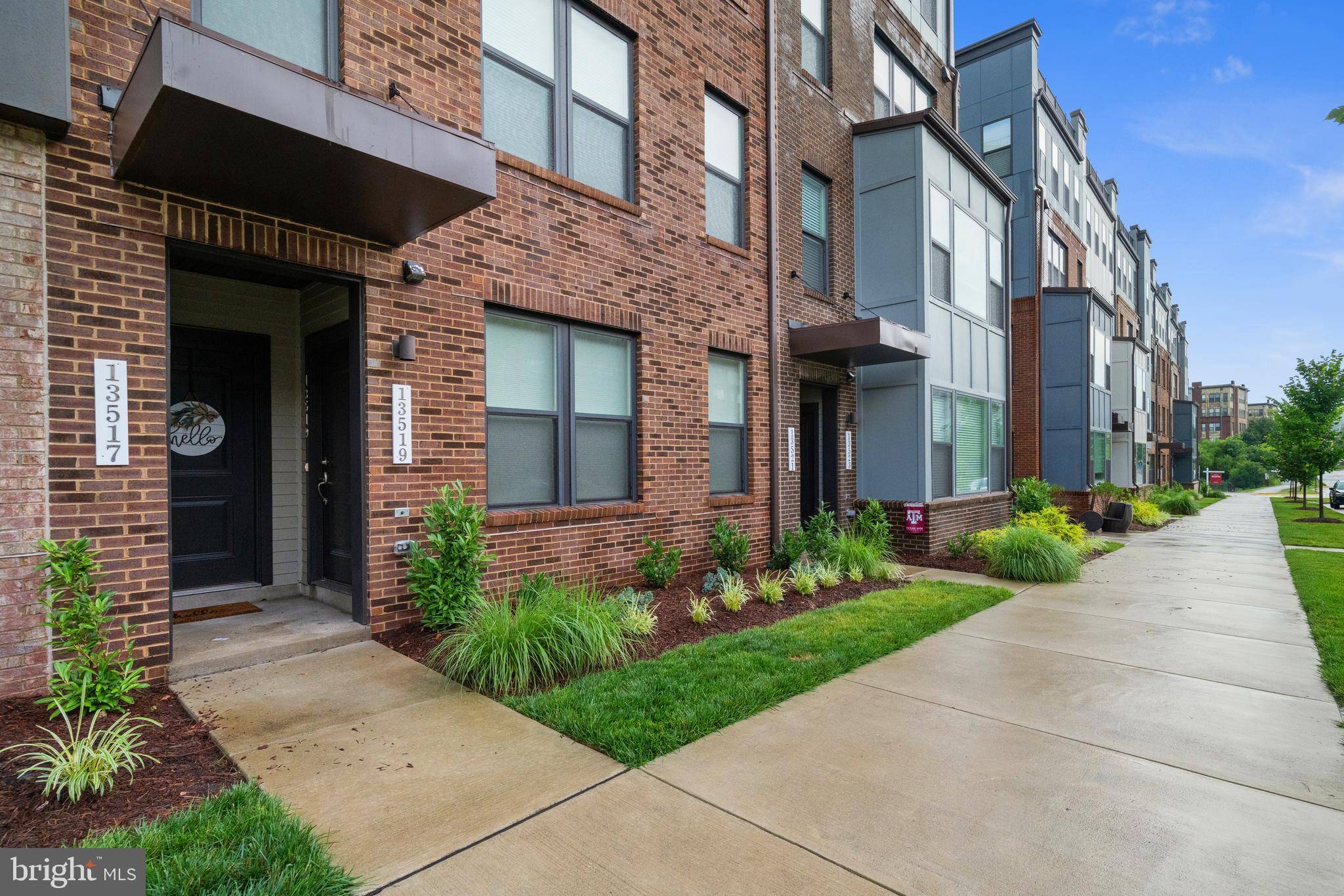 Herndon, VA 20171,13517 SAYWARD BLVD #80