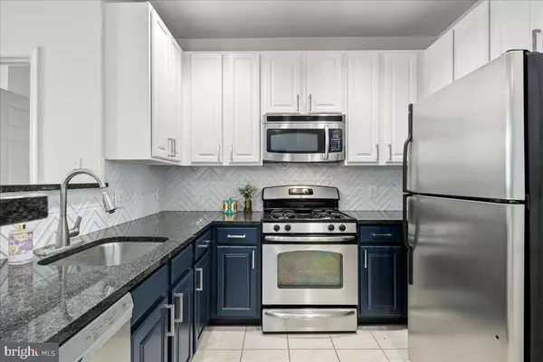 Arlington, VA 22206,2465 ARMY NAVY DR #1-302