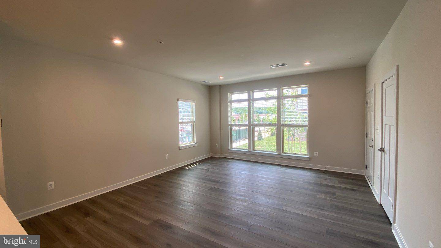 Ellicott City, MD 21042,2550 VERONA PL #A