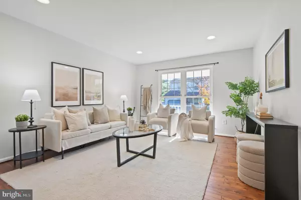 912 W SEMINARY AVE, Lutherville Timonium, MD 21093