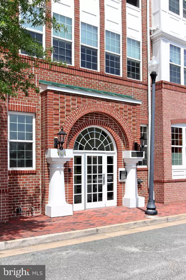 Alexandria, VA 22304,191 SOMERVELLE ST #205