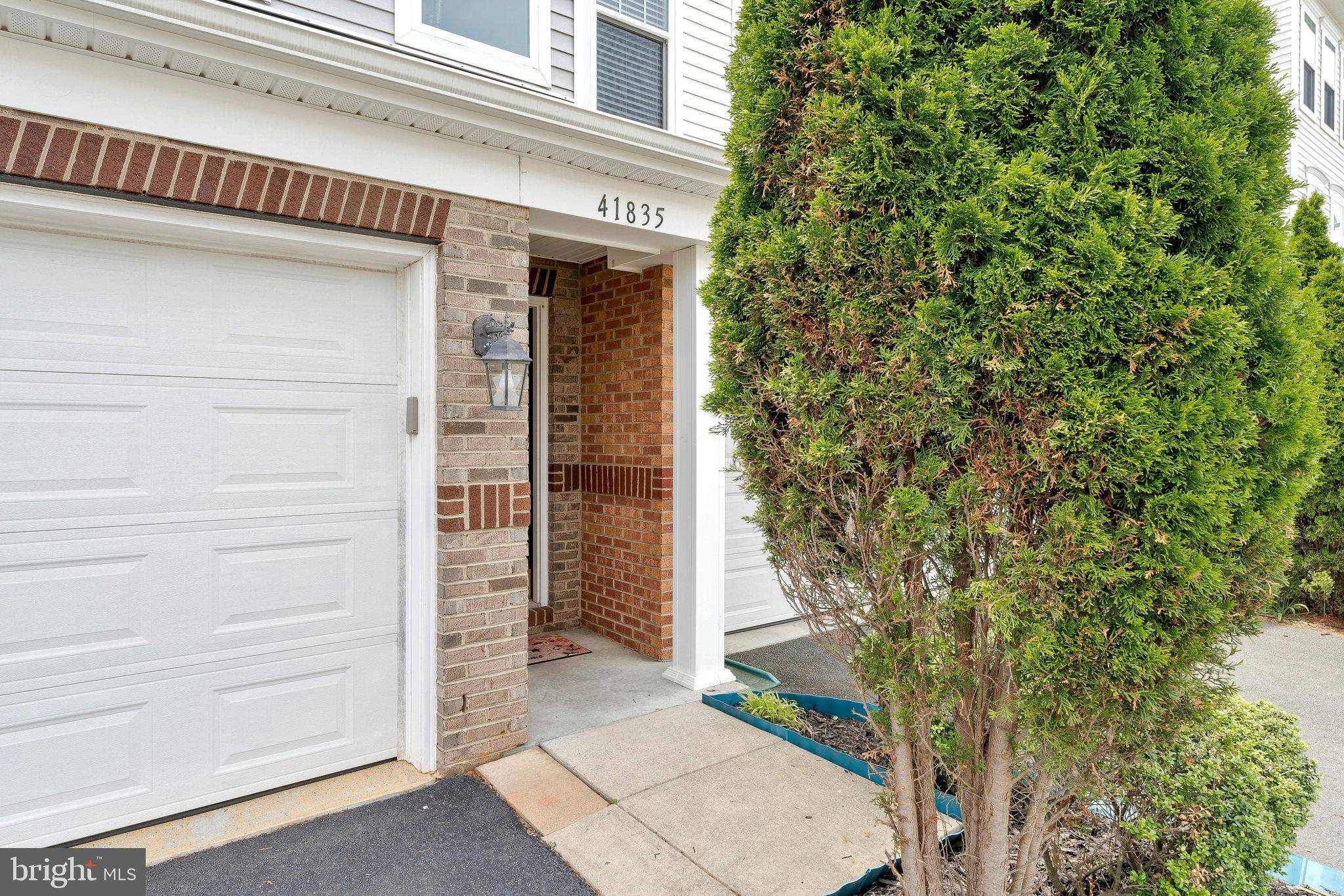 Aldie, VA 20105,41835 DIABASE SQ