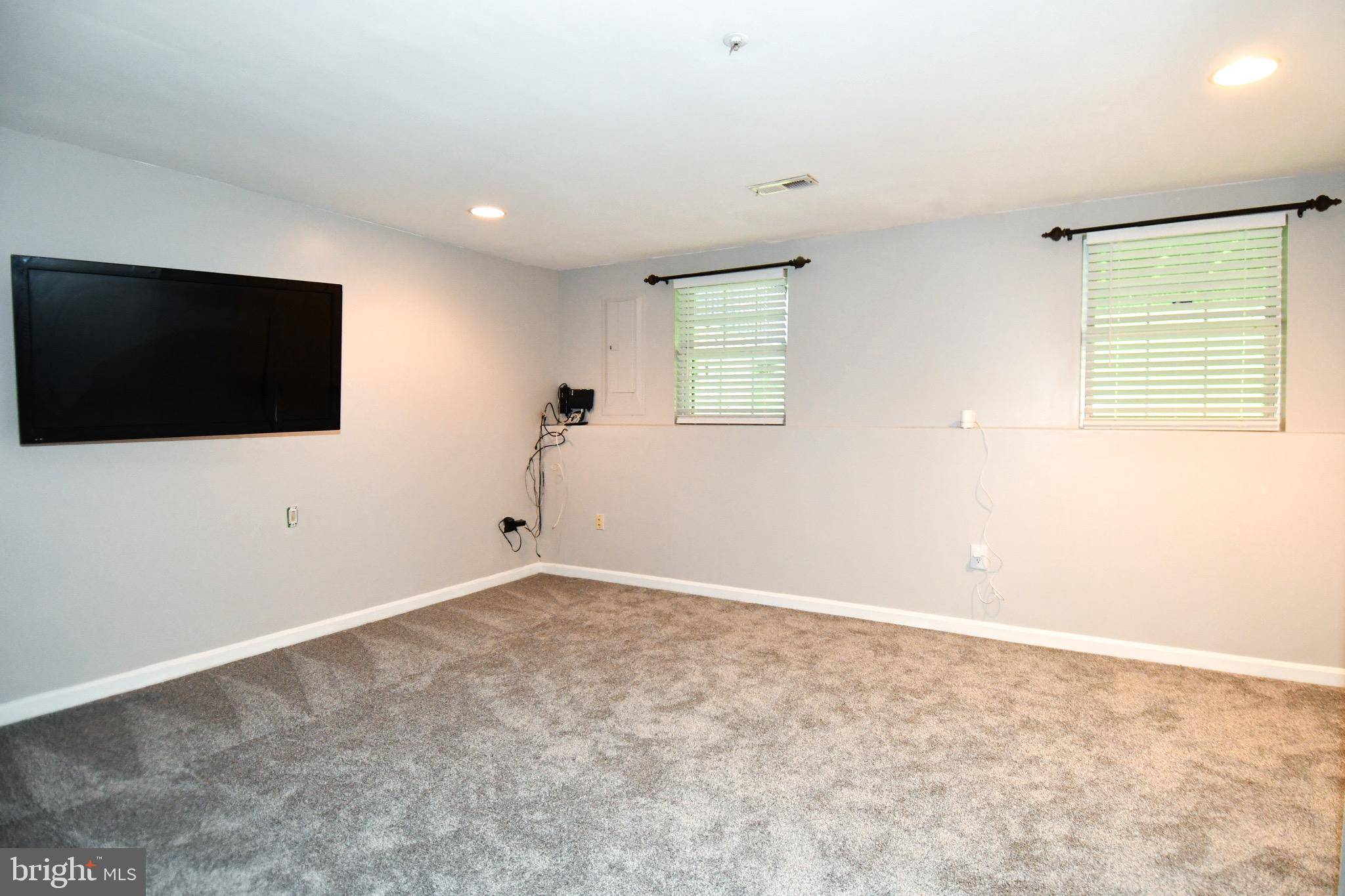 Upper Marlboro, MD 20772,8417 OLD COLONY DR S