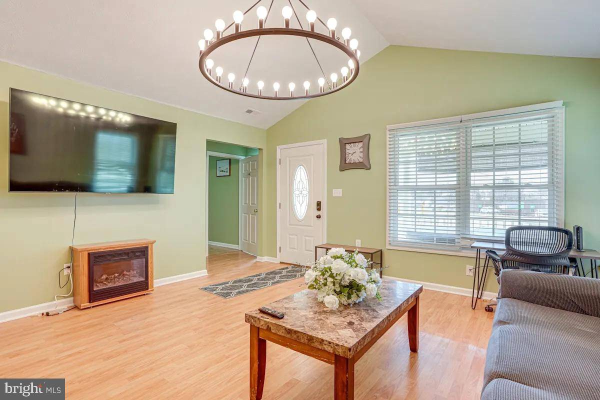 Luray, VA 22835,4 BRUMBACK AVE