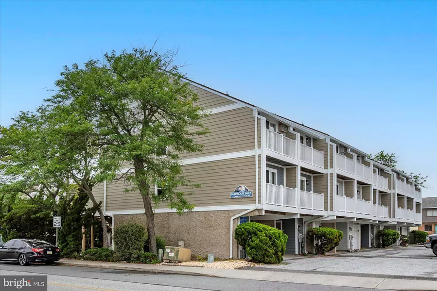 161 CAPTAINS QUARTERS RD #103, Ocean City, MD 21842