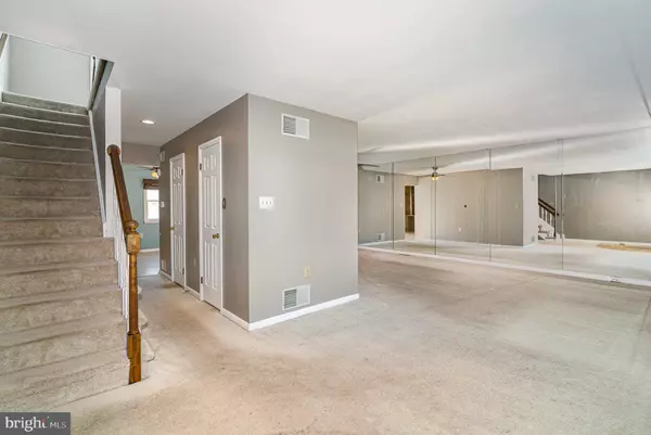 Harrisburg, PA 17110,3817 DORA DR