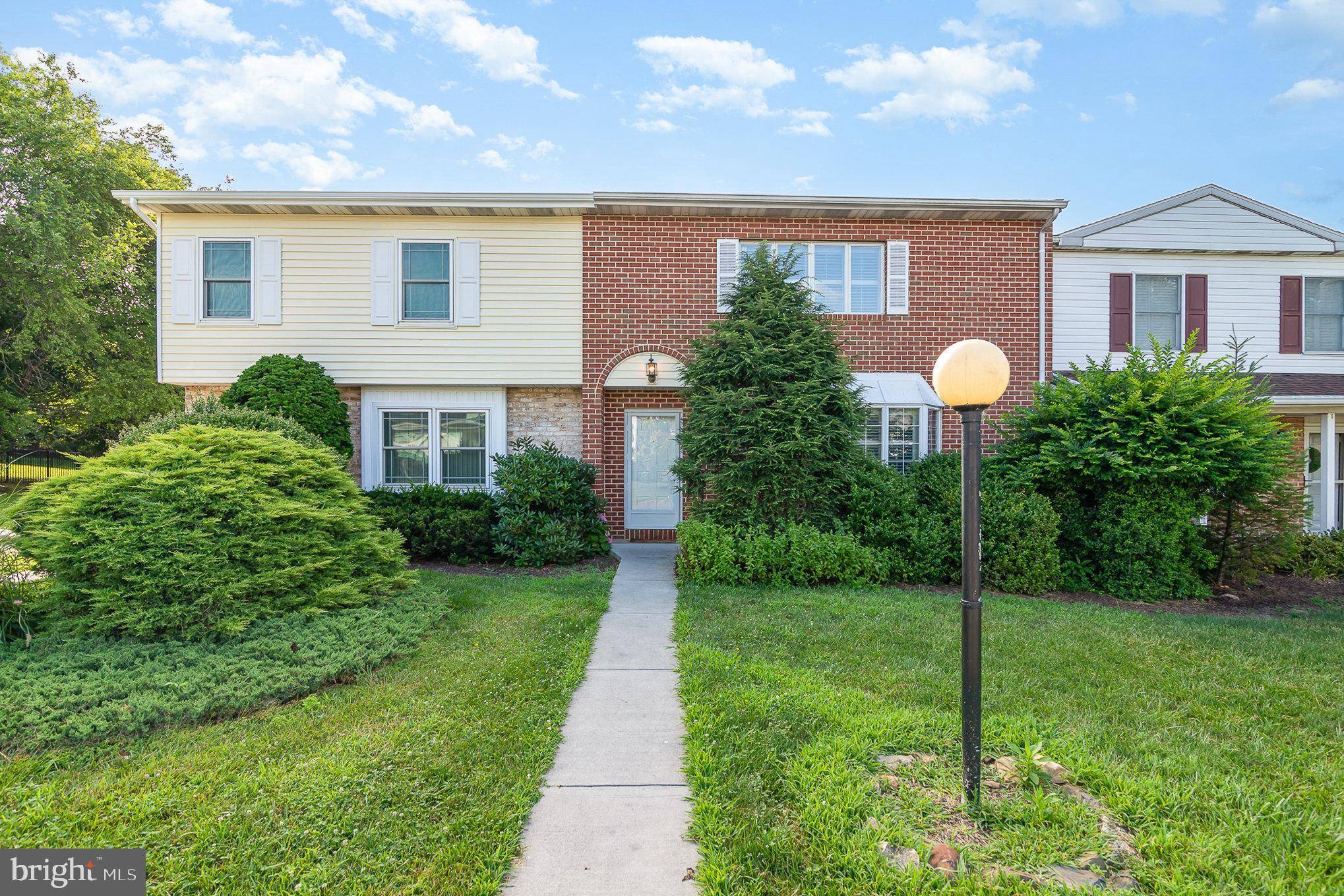 3817 DORA DR, Harrisburg, PA 17110