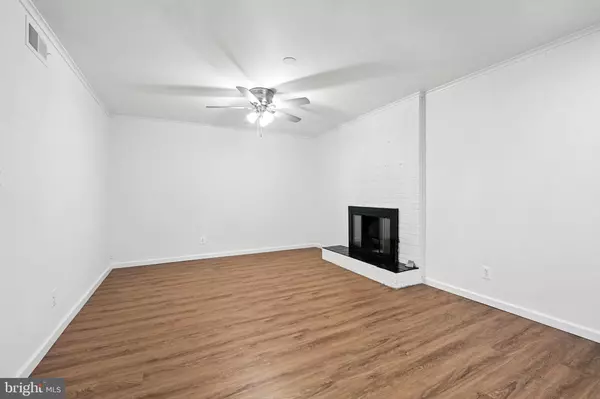 Centreville, VA 20120,14839 HOXTON SQ