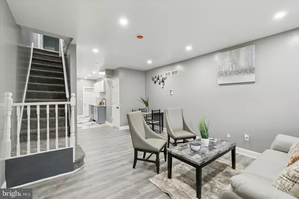 Philadelphia, PA 19142,6517 GREENWAY AVE