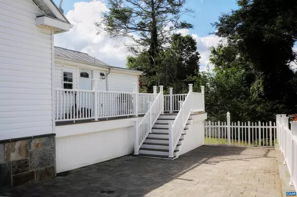 Staunton, VA 24401,107 W GAY ST