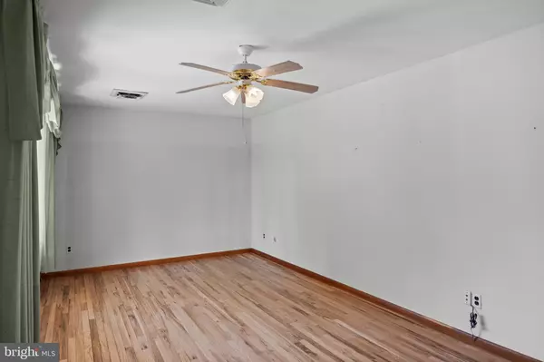 Pemberton, NJ 08068,6 SHADY LN