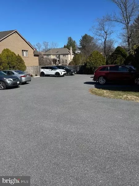 9901 RIVER RD, Potomac, MD 20854