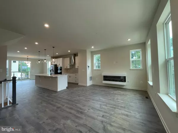 Dumfries, VA 22026,17918 ALICIA AVE