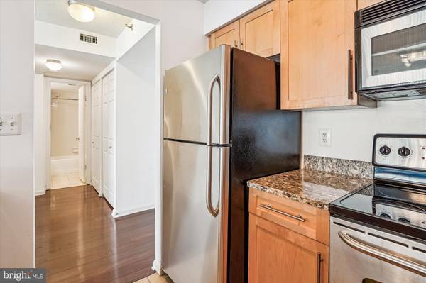 Rockville, MD 20852,10101 GROSVENOR PL #407