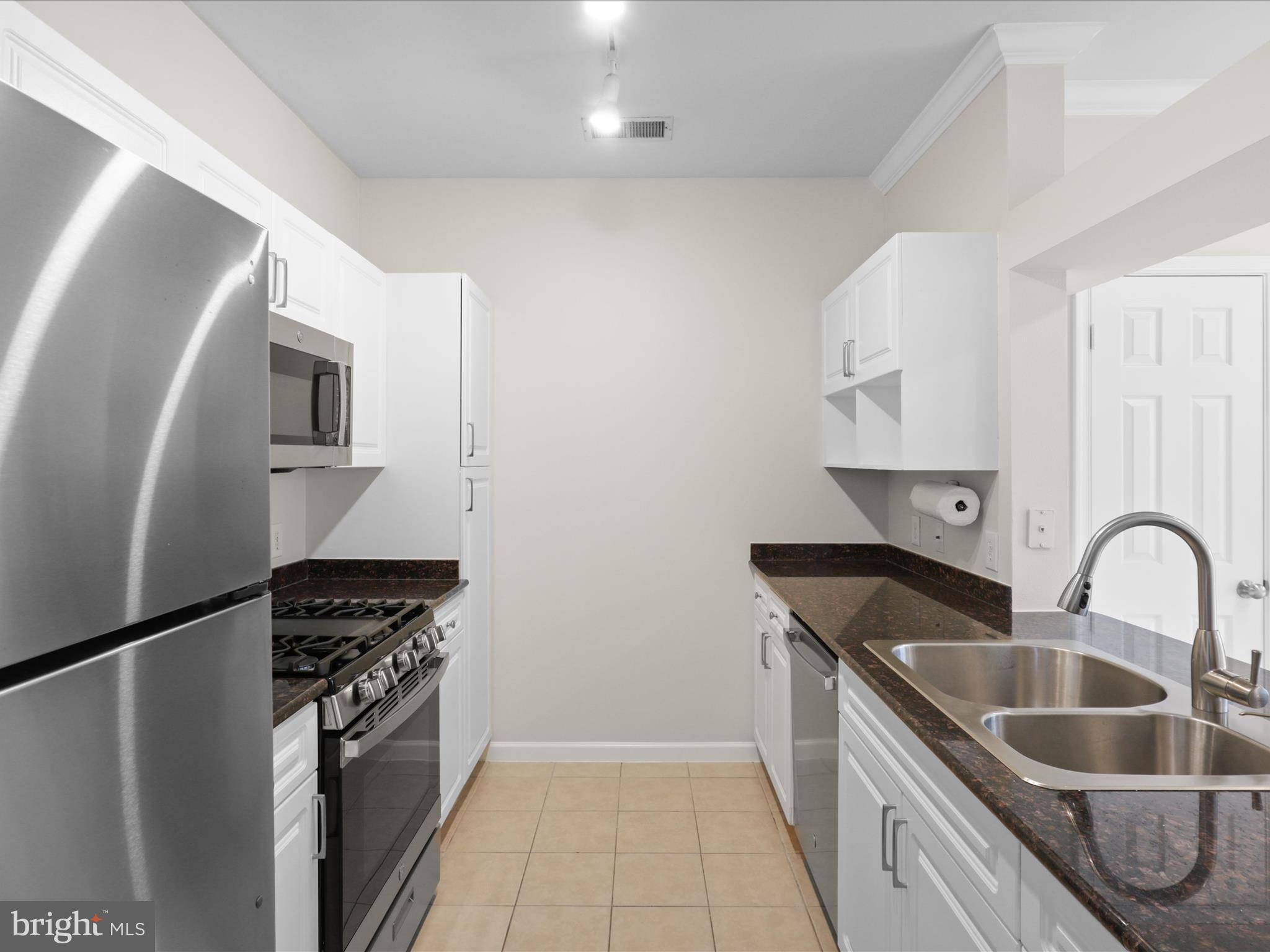 Herndon, VA 20171,12945 CENTRE PARK CIR #310