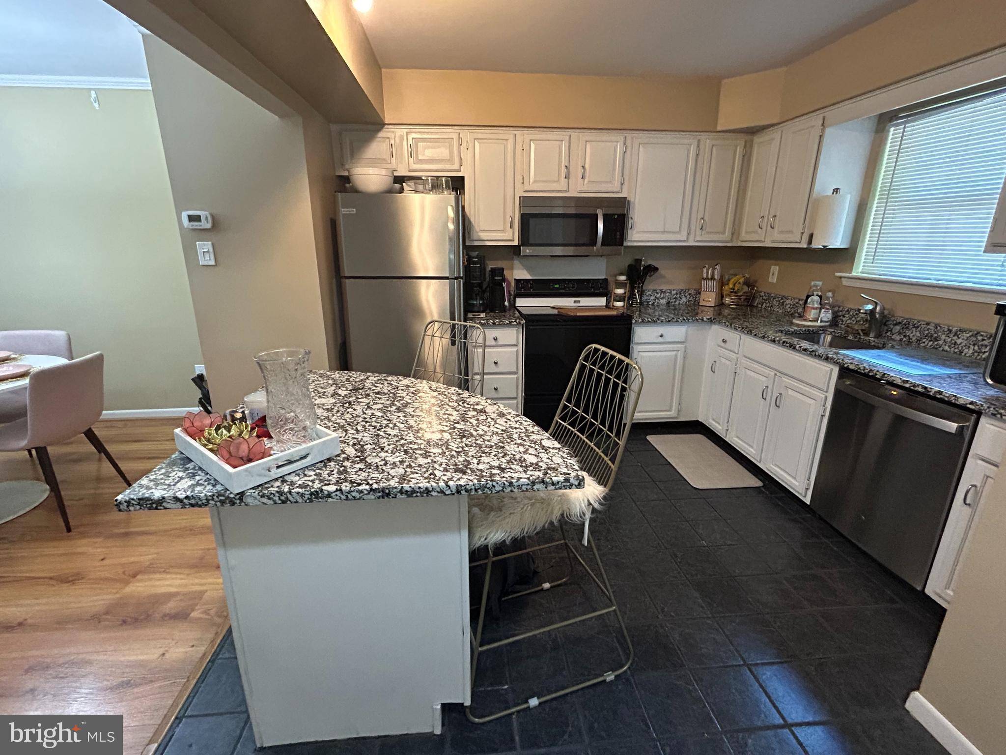 Chesterbrook, PA 19087,27 CHATEAU CIR