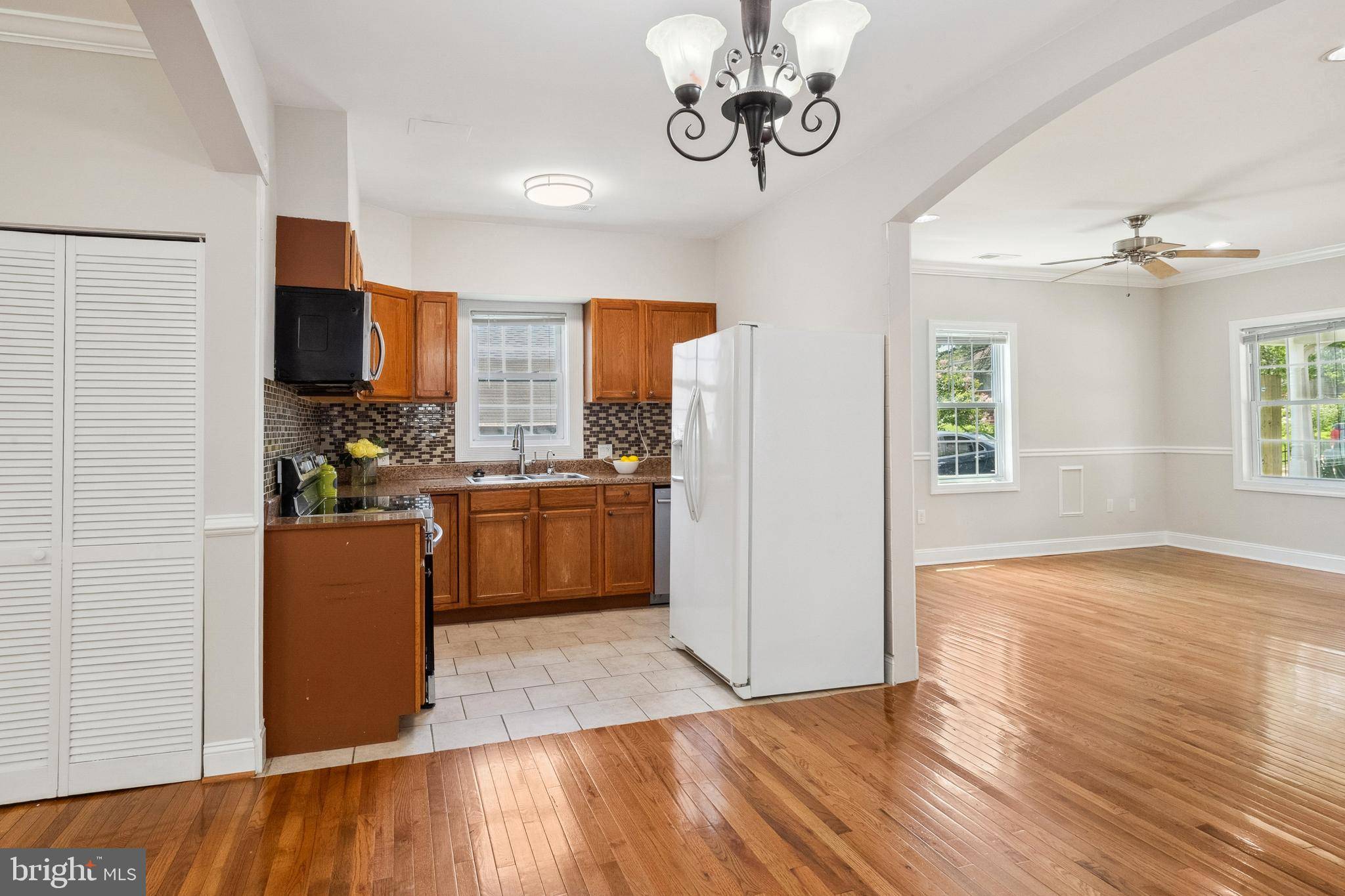 Annandale, VA 22003,6442 HOLYOKE DR