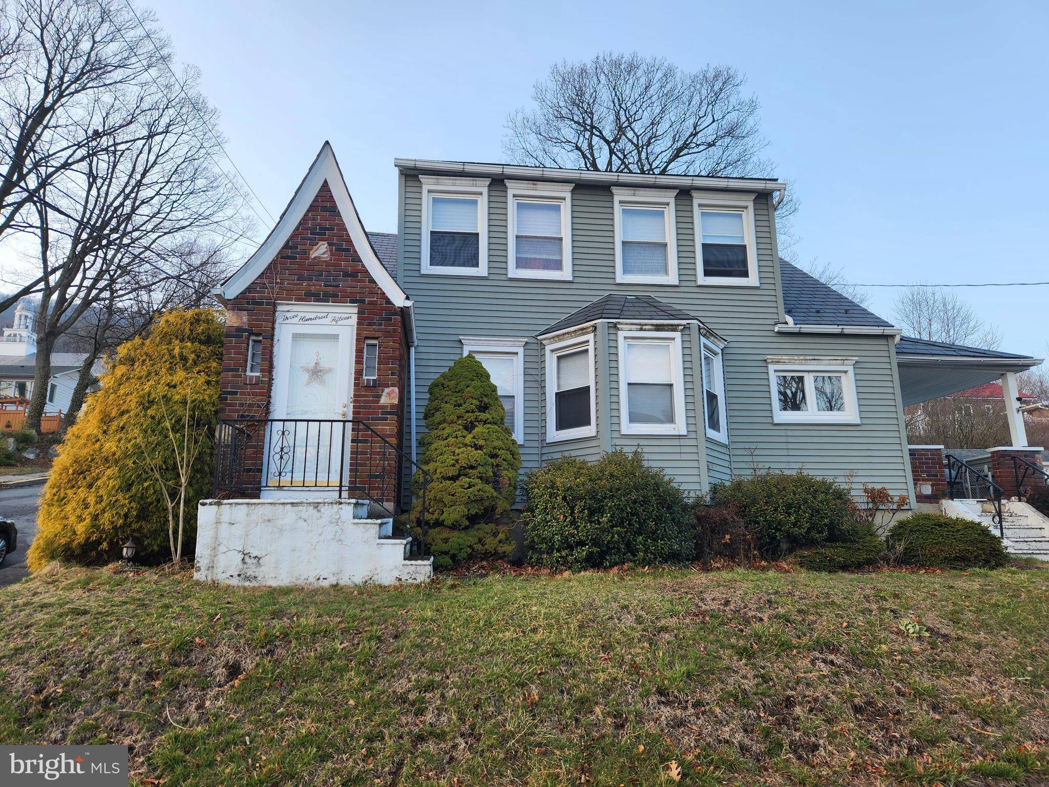 Pen Argyl, PA 18072,315 W MOUNTAIN AVE