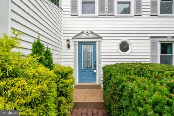 Herndon, VA 20170,12704 FANTASIA DR