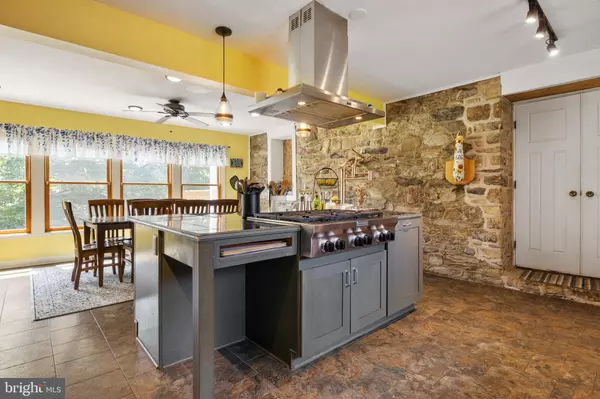 Spring Grove, PA 17362,6403 PAHAGACO RD