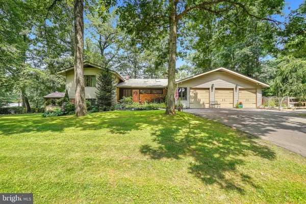 18900 WOODWAY DR, Derwood, MD 20855