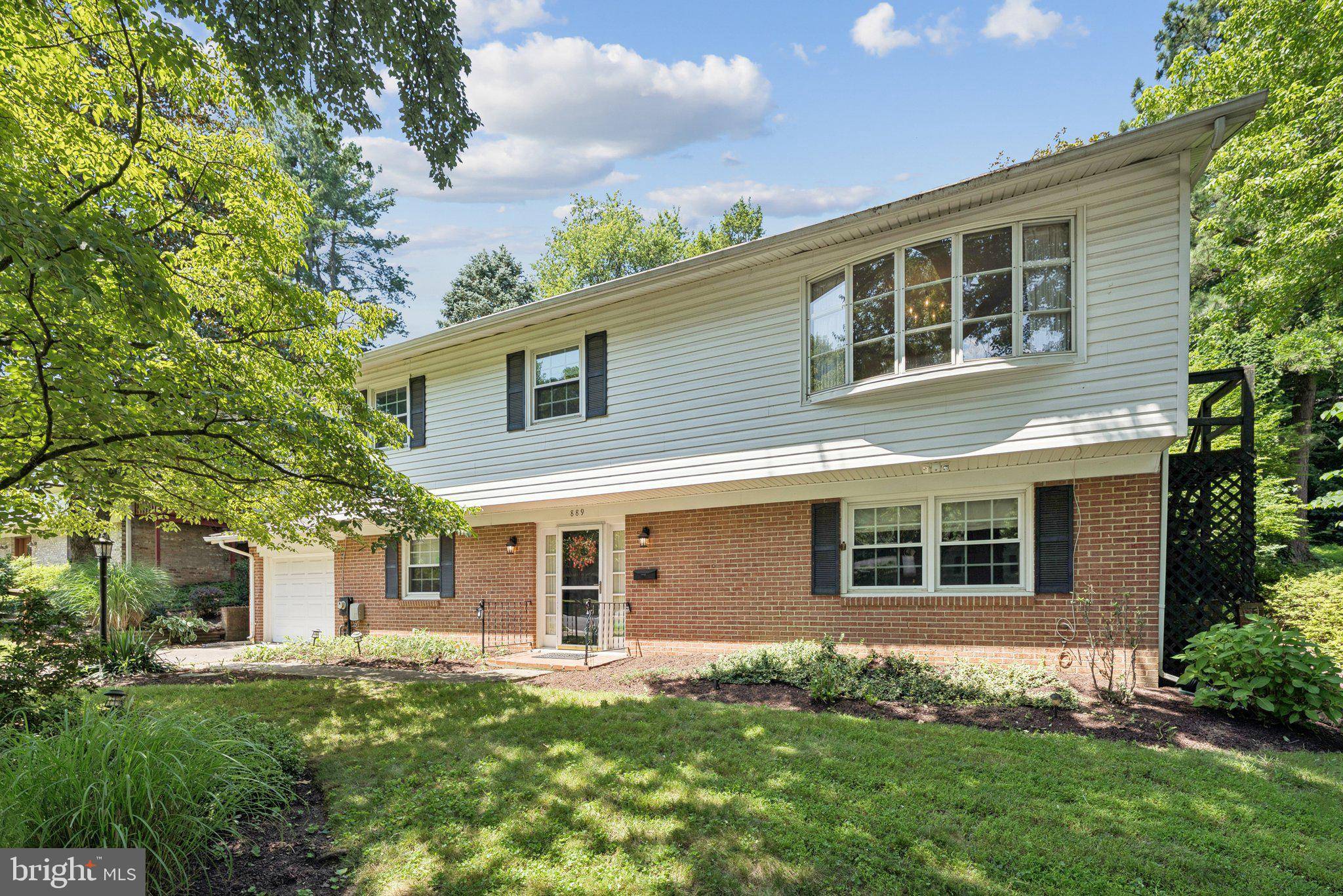 889 DIAMOND DR, Gaithersburg, MD 20878