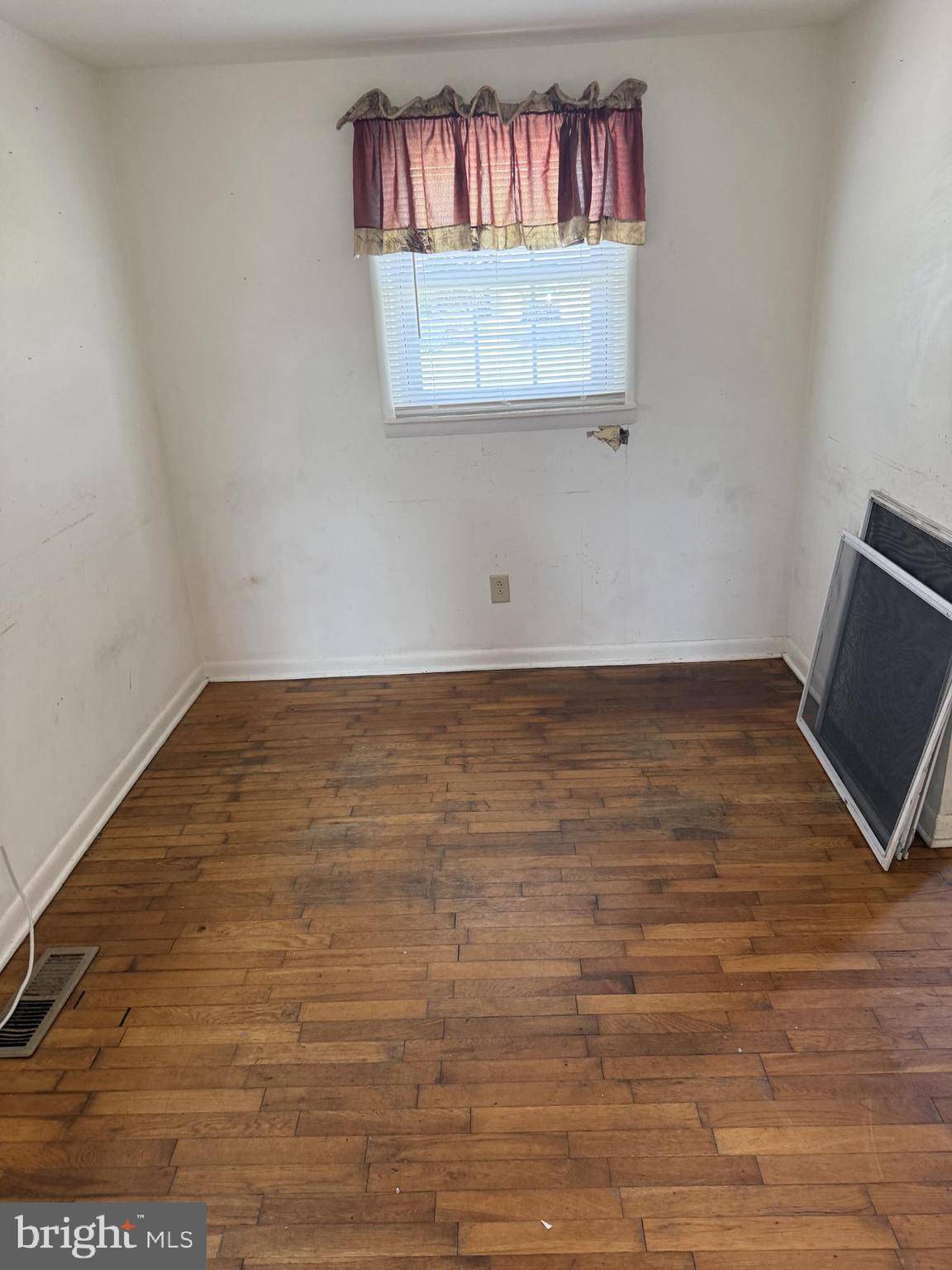 Seaford, DE 19973,412 OAK RD