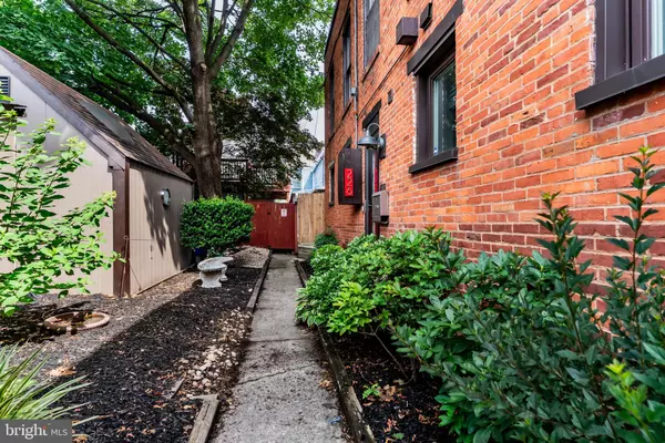 Harrisburg, PA 17102,226 CHARLES ST