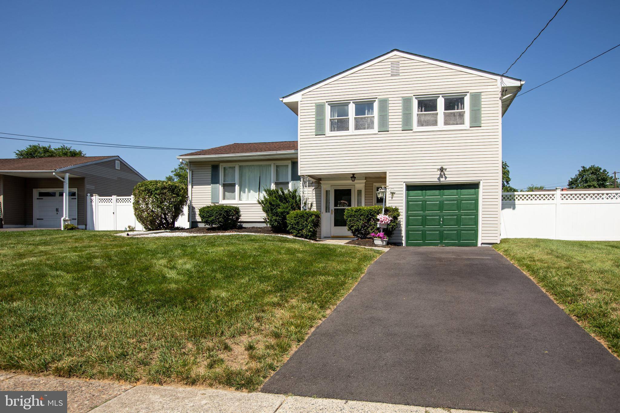 Hamilton, NJ 08690,29 WESLEYAN DR
