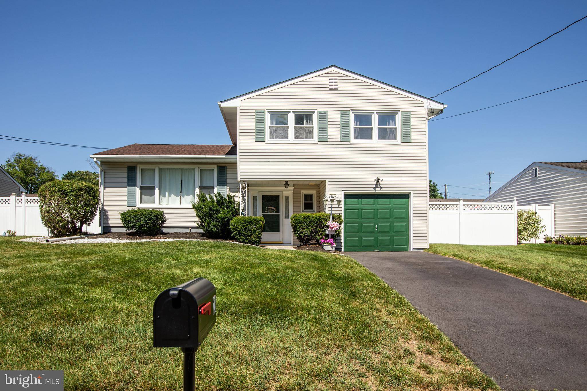 29 WESLEYAN DR, Hamilton, NJ 08690