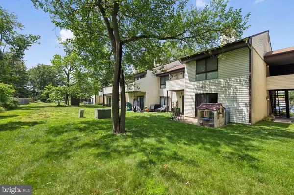 Mount Laurel, NJ 08054,12-A DAISY LA