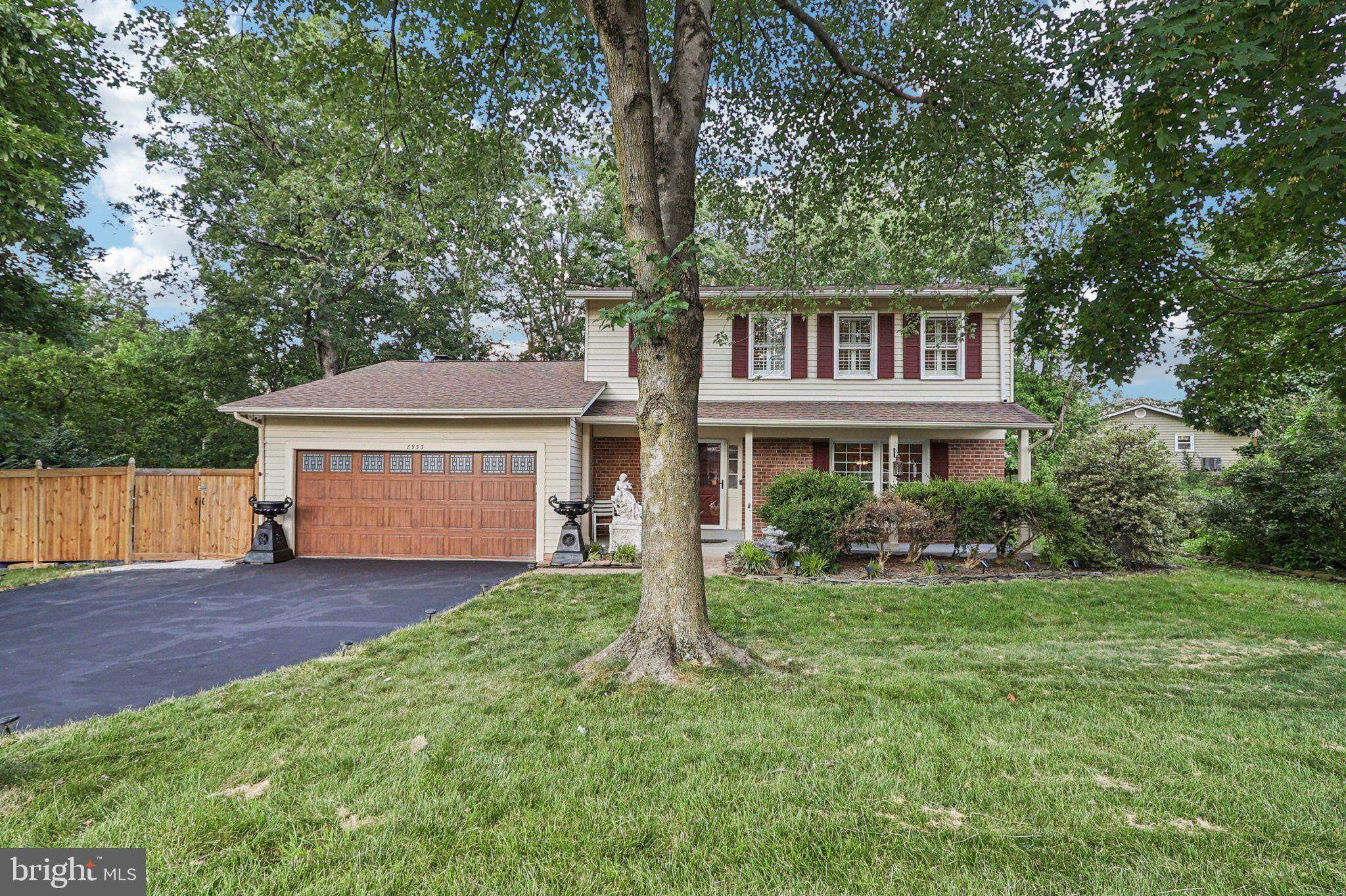 8933 ROLLING RD, Manassas, VA 20110