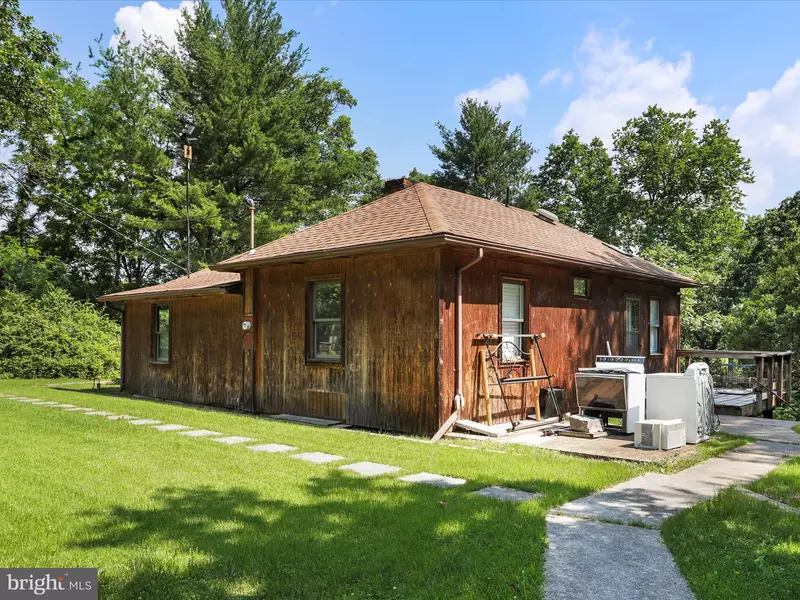 84 FUNK RD, Strasburg, VA 22657