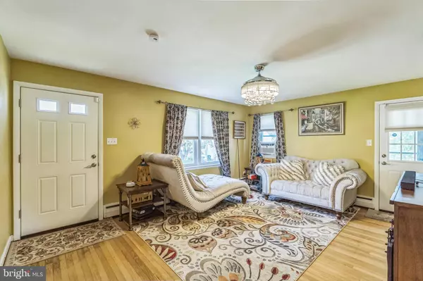 Sharon Hill, PA 19079,711 POPLAR ST