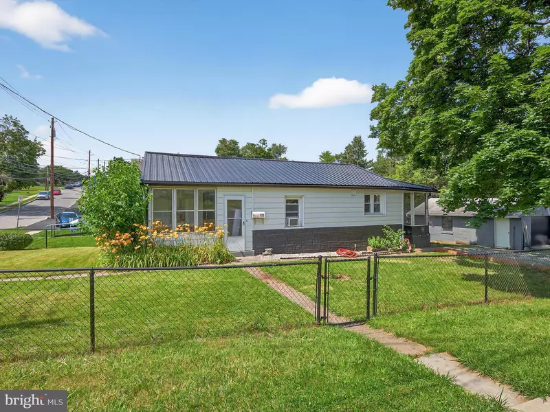 102 ALTOONA AVE, Enola, PA 17025