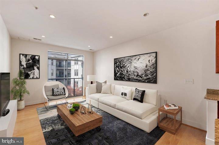 Arlington, VA 22209,1800 WILSON BLVD #305