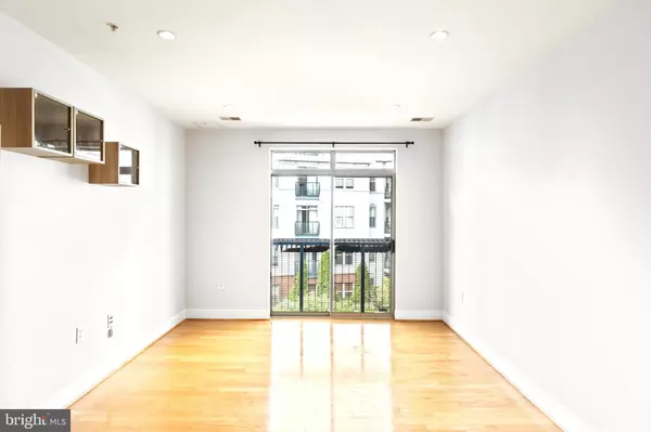 Arlington, VA 22209,1800 WILSON BLVD #305