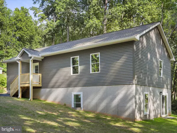 Chester Gap, VA 22623,130 HIGHLAND WAY